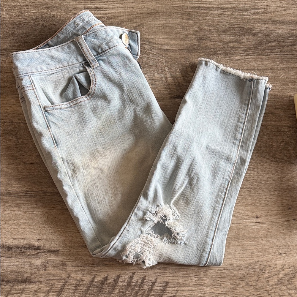 Women's Light Blue Distressed Cropped American Eagle Jeans